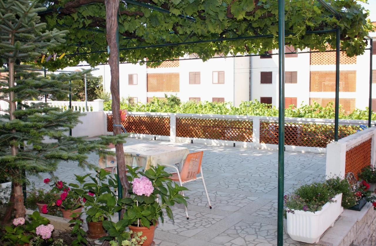 Apartments And Rooms With Parking Space Palit, Rab - 5061 Eksteriør bilde