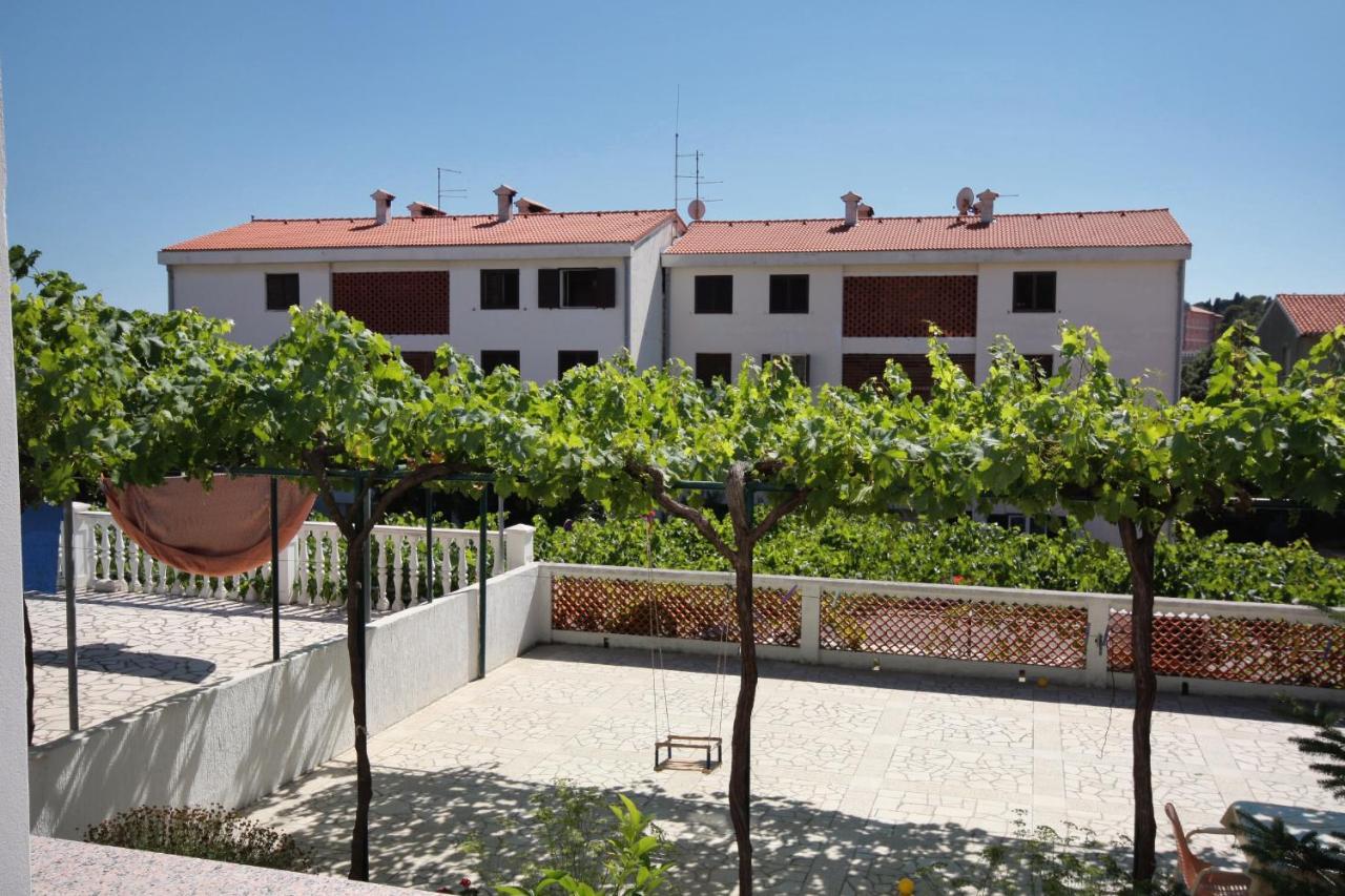 Apartments And Rooms With Parking Space Palit, Rab - 5061 Eksteriør bilde