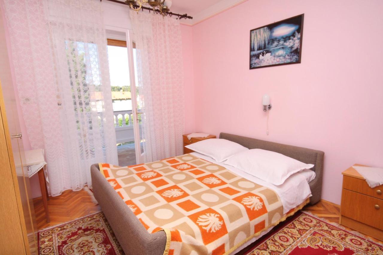Apartments And Rooms With Parking Space Palit, Rab - 5061 Eksteriør bilde